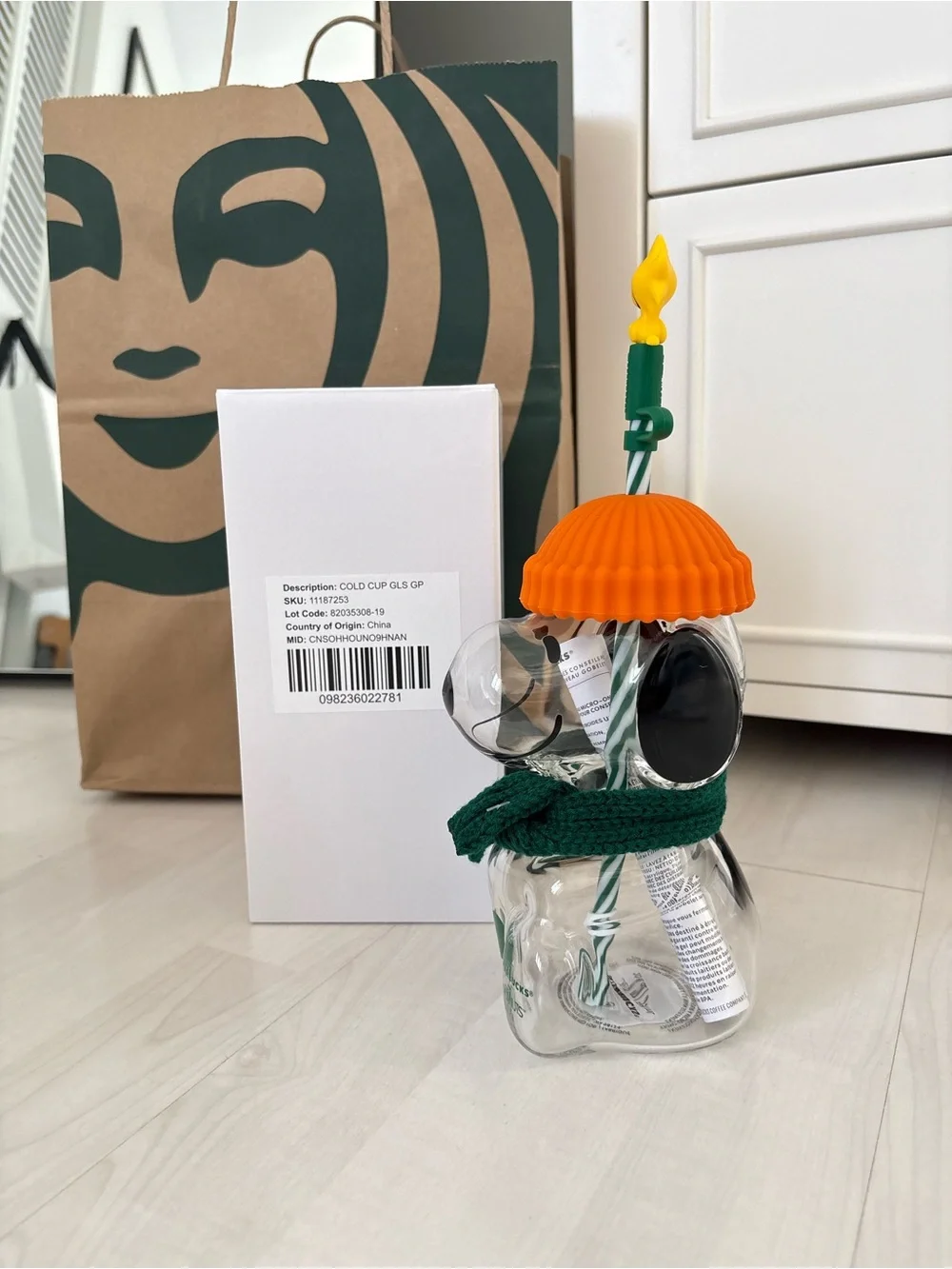 Starbucks Peanut Snoopy Glass Cold Cup Tumbler with Scarf and Straw Topper